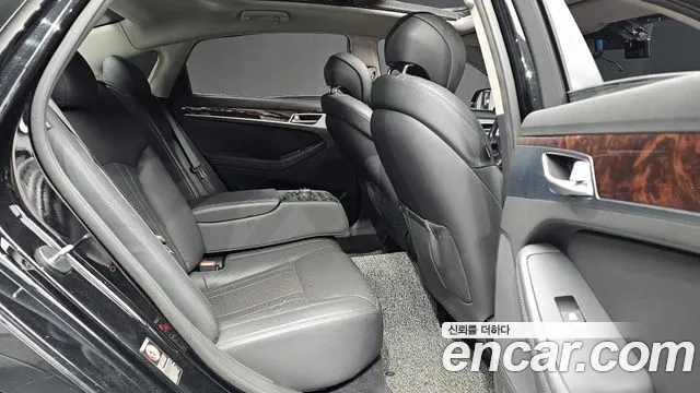 Hyundai Genesis 2016 — фото 11