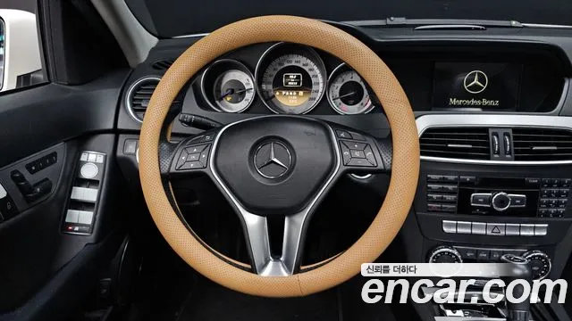 Mercedes-Benz C-Class 2012 — фото 13