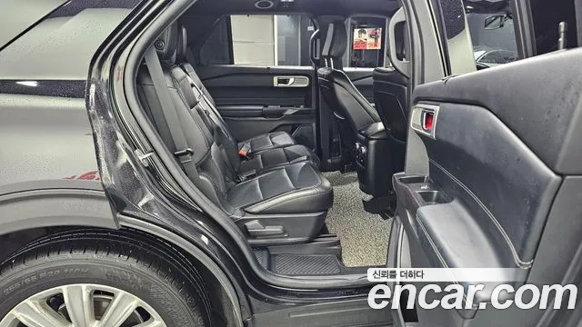 Ford Explorer 2020 — фото 12