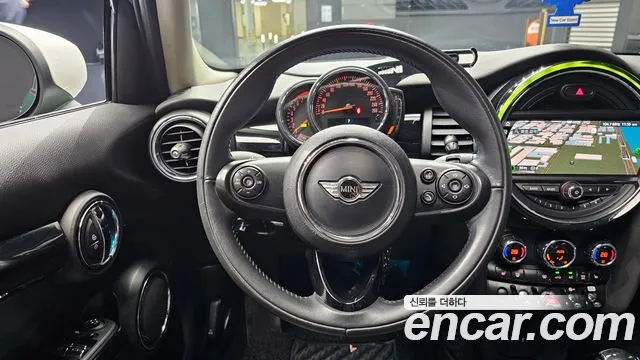 Mini Cooper 2020 — фото 13