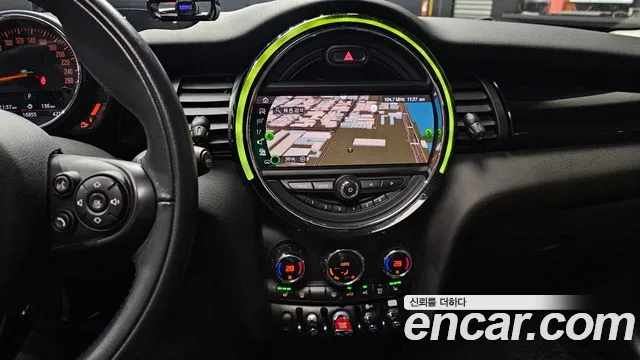 Mini Cooper 2020 — фото 14