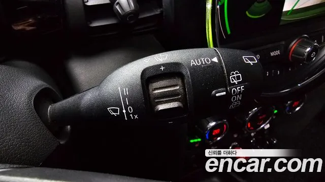 Mini Cooper 2020 — фото 16