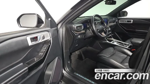 Ford Explorer 2021 — фото 10