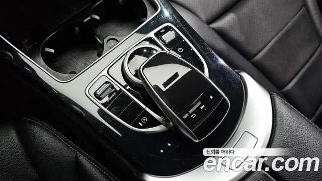 Mercedes-Benz C-Class 2017 — фото 19