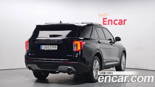 Ford Explorer 2021 — фото 2
