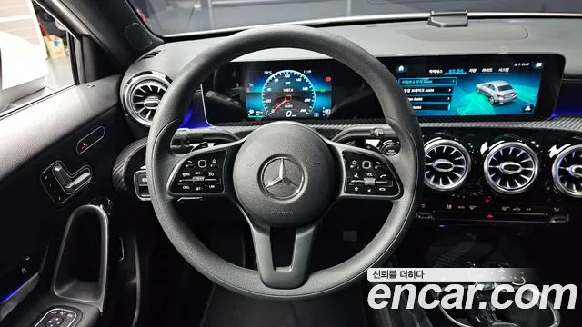 Mercedes-Benz A-Class 2020 — фото 13