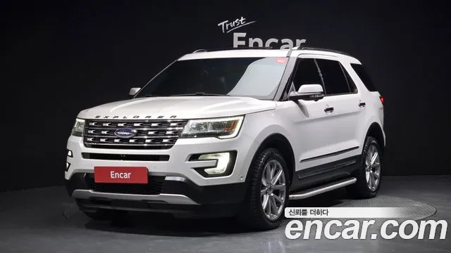 Ford Explorer 2017 — фото 1