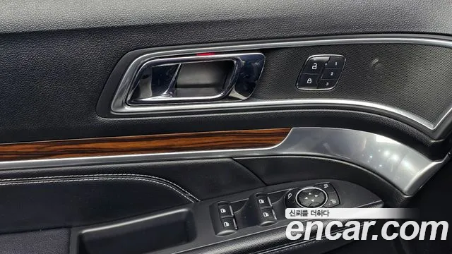 Ford Explorer 2017 — фото 17