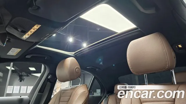 Mercedes-Benz E-Class 2022 — фото 19