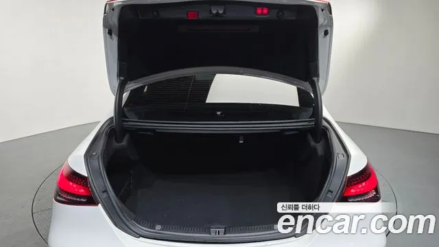 Mercedes-Benz E-Class 2022 — фото 20