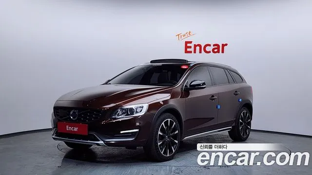 Volvo V60 2016 — фото 1