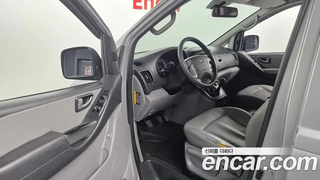 Hyundai Starex 2016 — фото 10