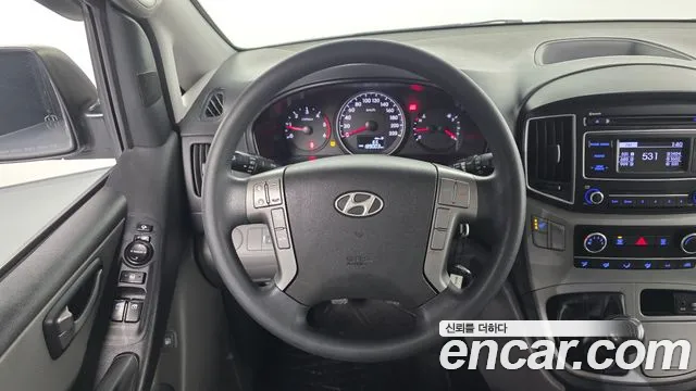 Hyundai Starex 2016 — фото 13