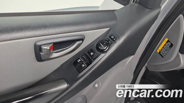 Hyundai Starex 2016 — фото 17