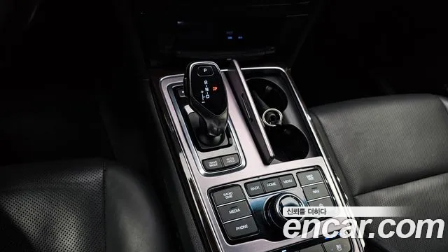 Hyundai Equus 2015 — фото 9