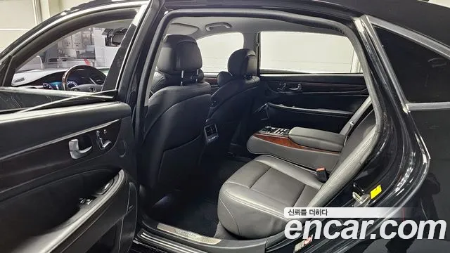 Hyundai Equus 2015 — фото 11