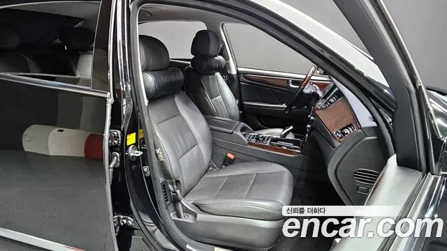 Hyundai Equus 2015 — фото 12