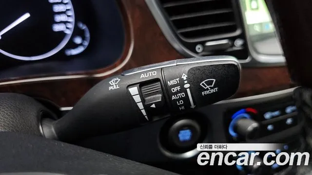 Hyundai Equus 2015 — фото 16