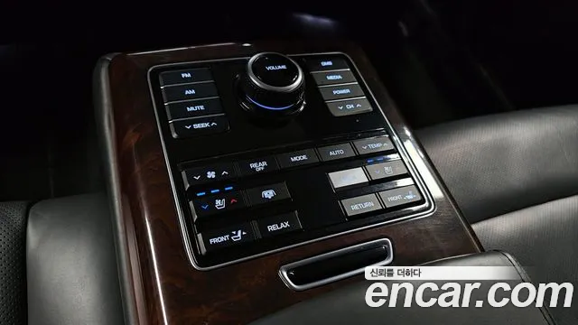 Hyundai Equus 2015 — фото 18