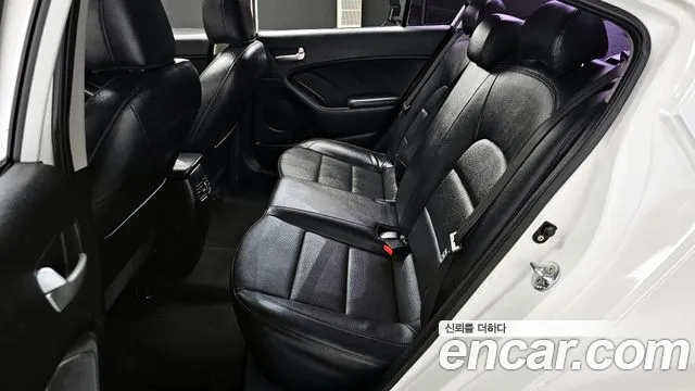 Kia K3 2015 — фото 12