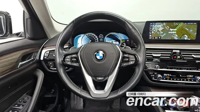 BMW 5-Series 2018 — фото 13