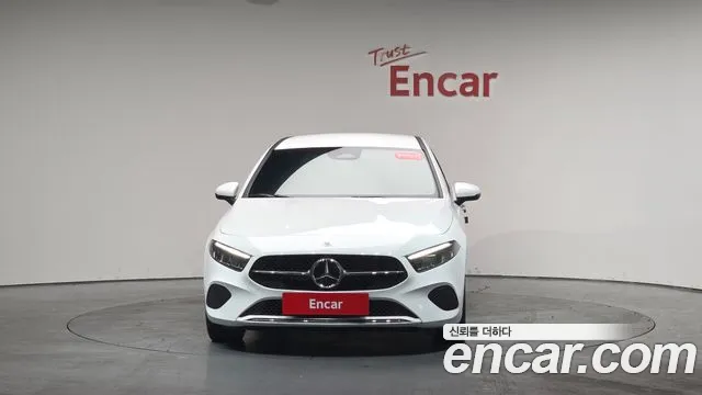 Mercedes-Benz A-Class 2024 — фото 2