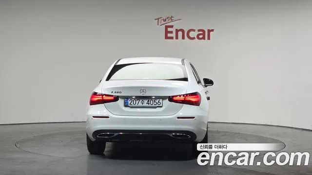 Mercedes-Benz A-Class 2024 — фото 3