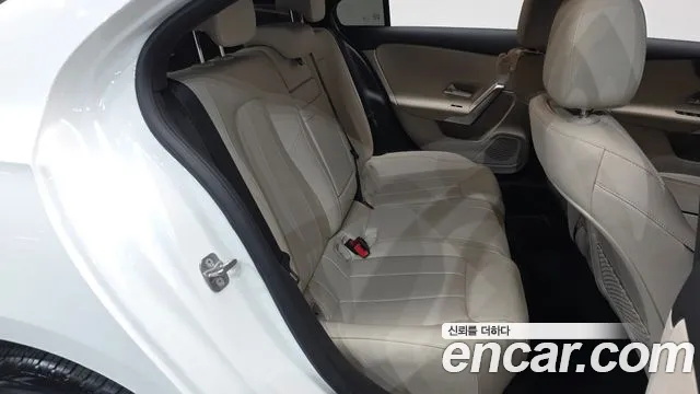 Mercedes-Benz A-Class 2024 — фото 10