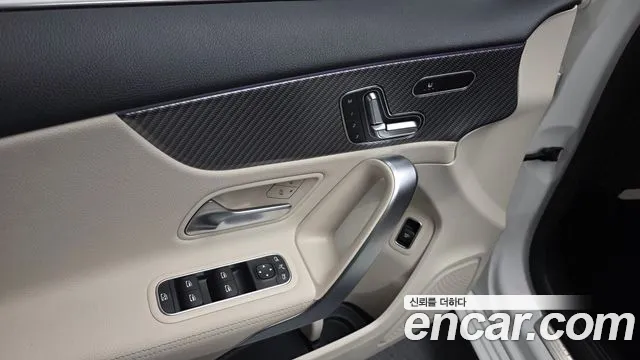 Mercedes-Benz A-Class 2024 — фото 13
