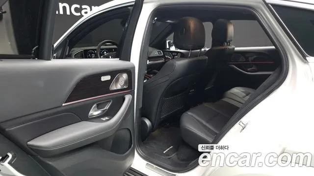 Mercedes-Benz GLE-Class 2023 — фото 12