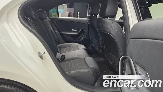 Mercedes-Benz A-Class 2020 — фото 12