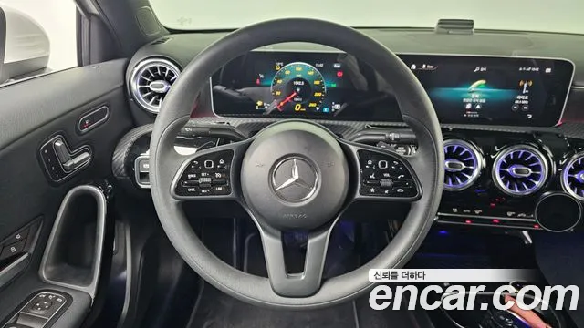 Mercedes-Benz A-Class 2020 — фото 13