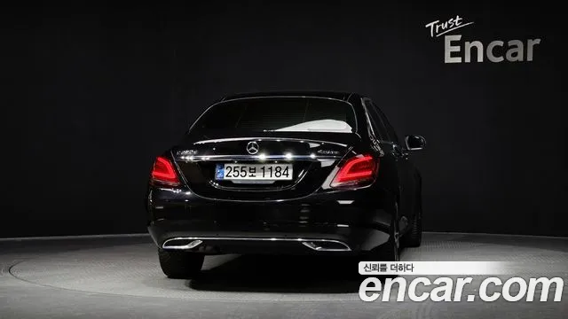 Mercedes-Benz C-Class 2019 — фото 4