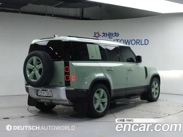 Land Rover Defender 2023 — фото 2