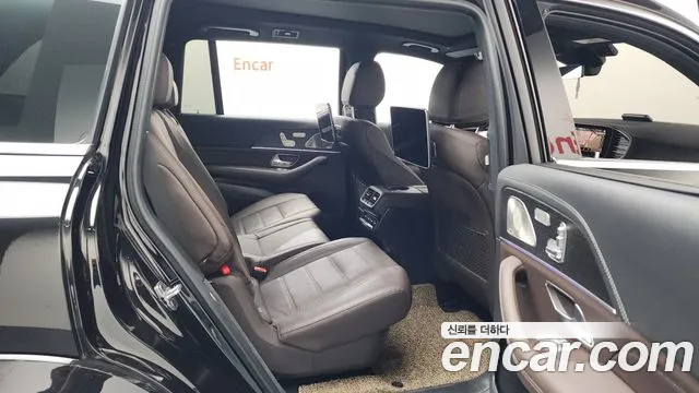 Mercedes-Benz GLS-Class 2023 — фото 11