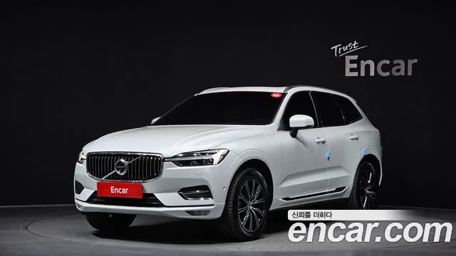 Volvo XC60 2021 — фото 1