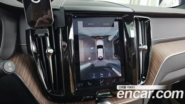Volvo XC60 2021 — фото 15