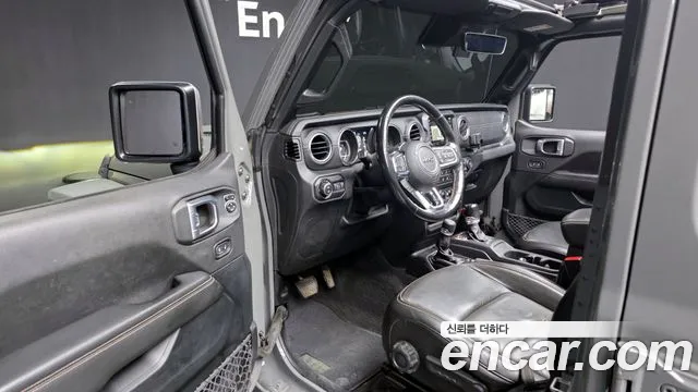 Jeep Wrangler 2021 — фото 10