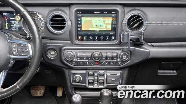 Jeep Wrangler 2021 — фото 14