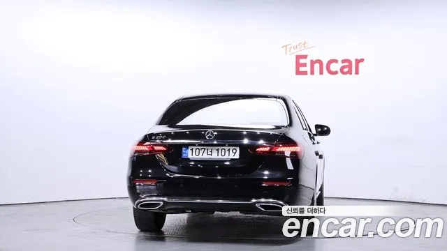 Mercedes-Benz E-Class 2021 — фото 4