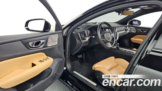 Volvo S60 2020 — фото 12