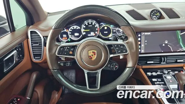 Porsche Cayenne 2022 — фото 13