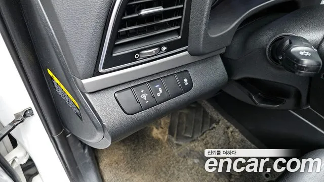 Hyundai AVANTE 2017 — фото 16