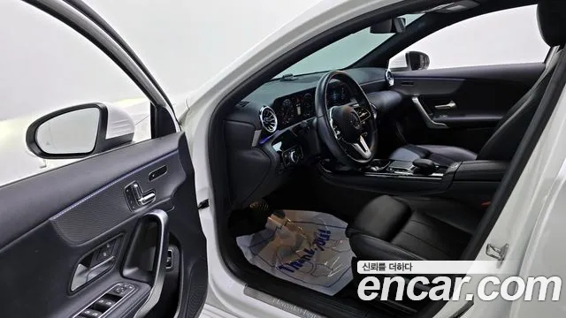 Mercedes-Benz A-Class 2021 — фото 10