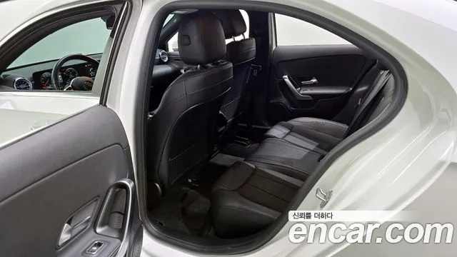 Mercedes-Benz A-Class 2021 — фото 11