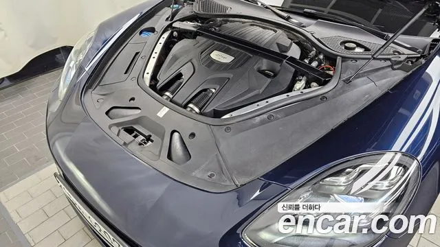 Porsche Panamera 2018 — фото 6