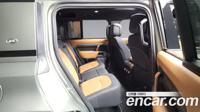 Land Rover Defender 2024 — фото 12