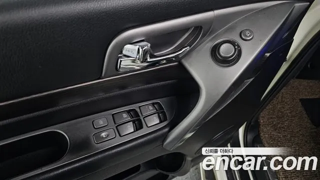 KG_Mobility_Ssangyong KORANDO 2018 — фото 18