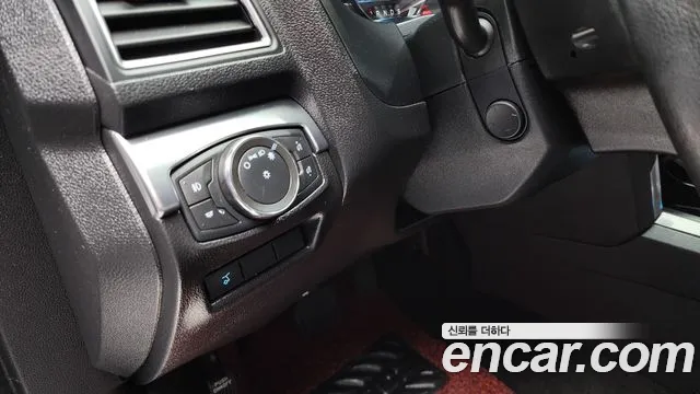 Ford Explorer 2018 — фото 18