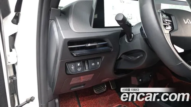 Kia EV6 2023 — фото 13
